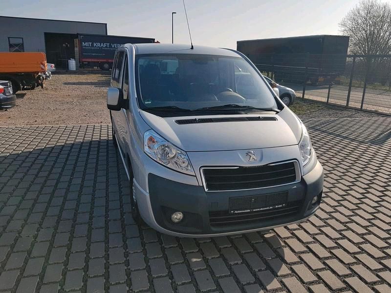 Gebraucht Peugeot Expert 163 PS (119 kW) 2012 Grau Van