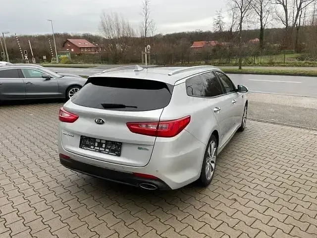 Gebraucht Kia Optima 141 PS (103 kW) 2017 Silber Kombi