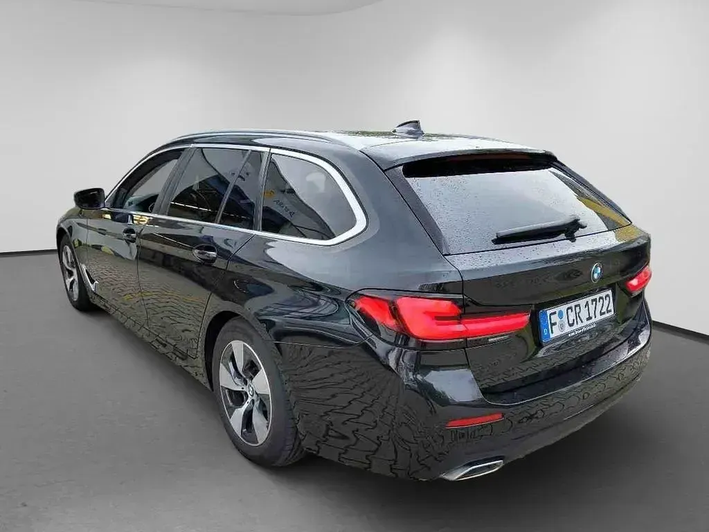 Gebraucht BMW 520 190 PS (139 kW) 2023 Schwarz Kombi