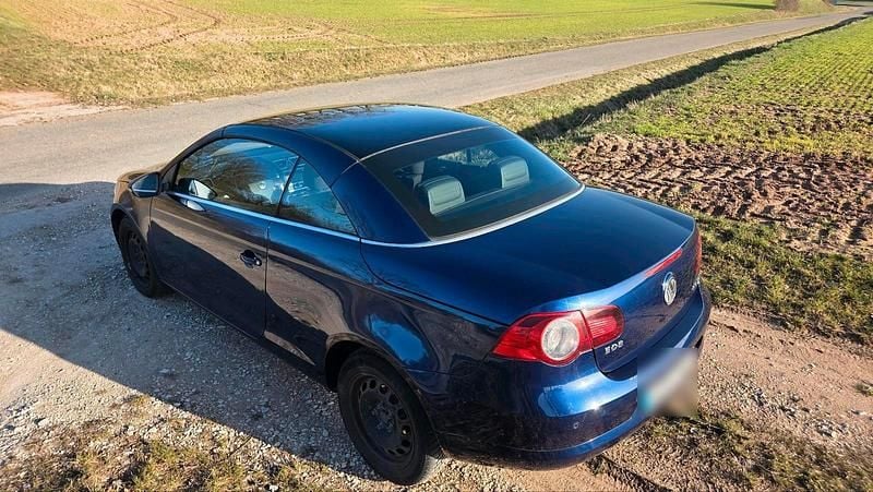 Gebraucht VW Eos 140 PS (102 kW) 2010 Blau Cabrio