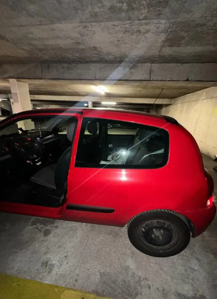 Gebraucht Renault Clio 58 PS (42 kW) 2009 Rot Coupé