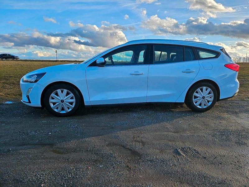 Gebraucht Ford Focus 120 PS (88 kW) 2022 Weiß Kombi