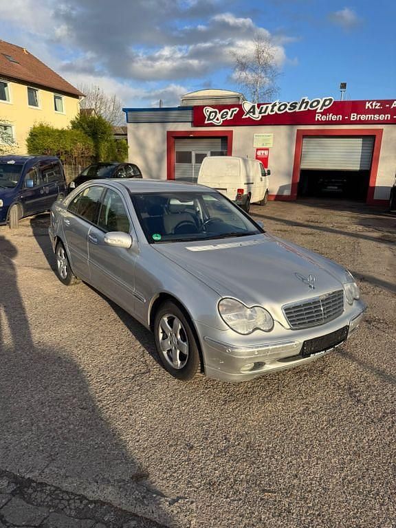 Gebraucht Mercedes C180 Elegance 129 PS (94 kW) 2001 Silber Limousine