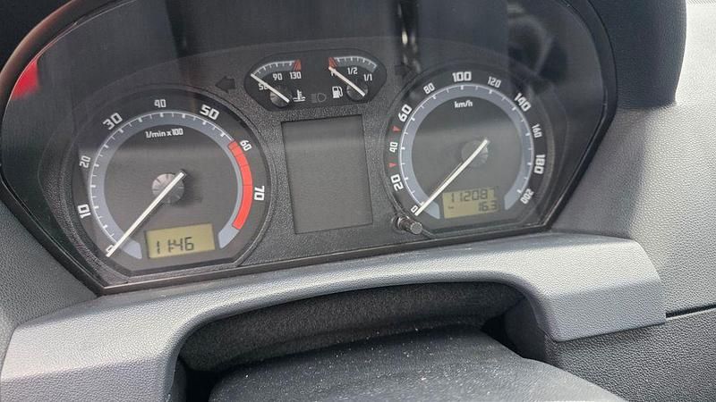 Gebraucht Skoda Fabia Elegance 75 PS (55 kW) 2006 Rot Limousine