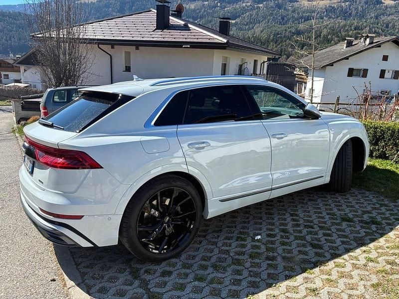Gebraucht Audi Q8 S-Line 286 PS (210 kW) 2021 Weiß SUV