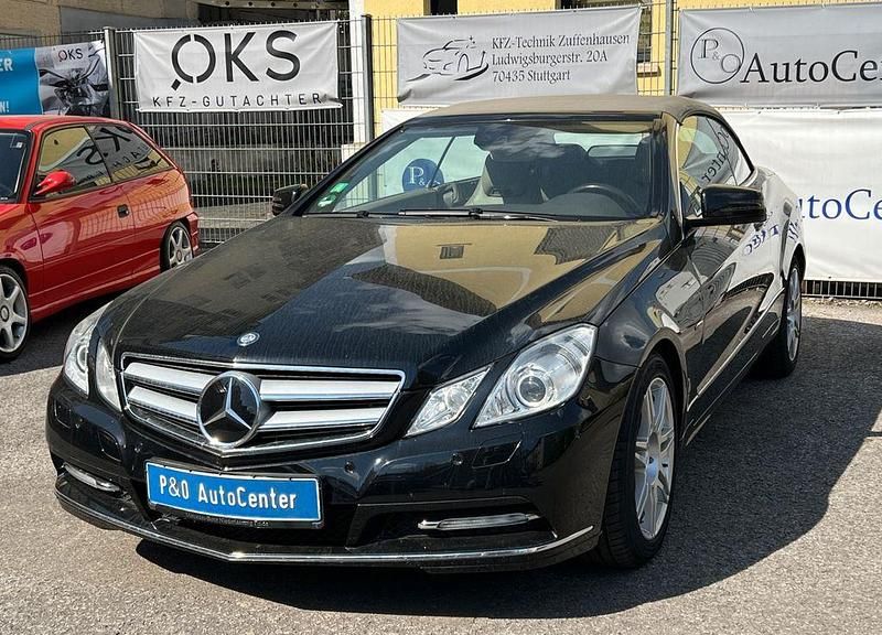 Second-hand Mercedes E250 204 CP (150 kW) 2011 Negru Cabrio