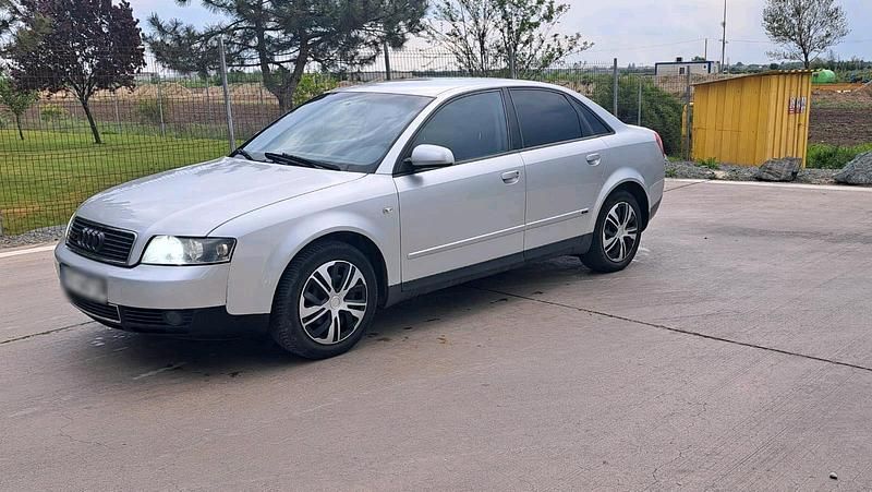 Gebraucht Audi A4 131 PS (96 kW) 2001 Silber Limousine