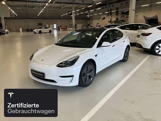 Weiß Gebraucht 2022 Tesla Model 3 RWD Limousine | 25.800 € (Fairer Preis) - Bild 1/4