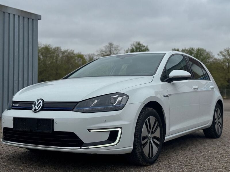 Weiß Gebraucht 2015 VW e-Golf Kleinwagen | 9.990 € (Guter Preis) - Bild 1/4