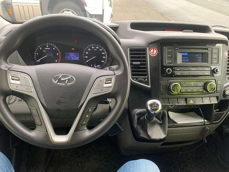 Gebraucht Hyundai H 350 170 PS (125 kW) 2017 Weiß Van
