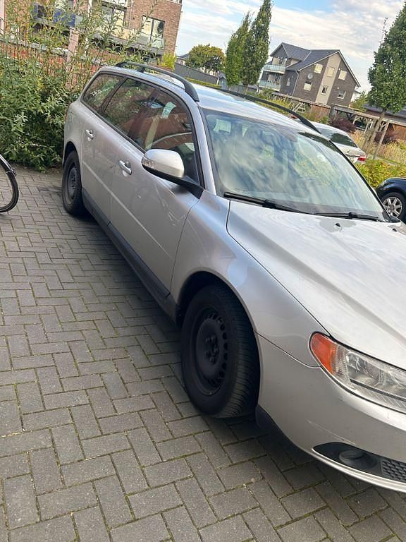 Silber Gebraucht 2008 Volvo V70 Kombi | 2.600 € (Superpreis) - Bild 1/2