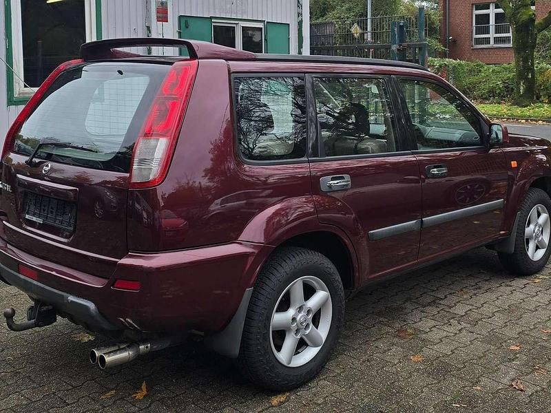 Gebraucht Nissan X-Trail Comfort 140 PS (102 kW) 2003 Rot SUV