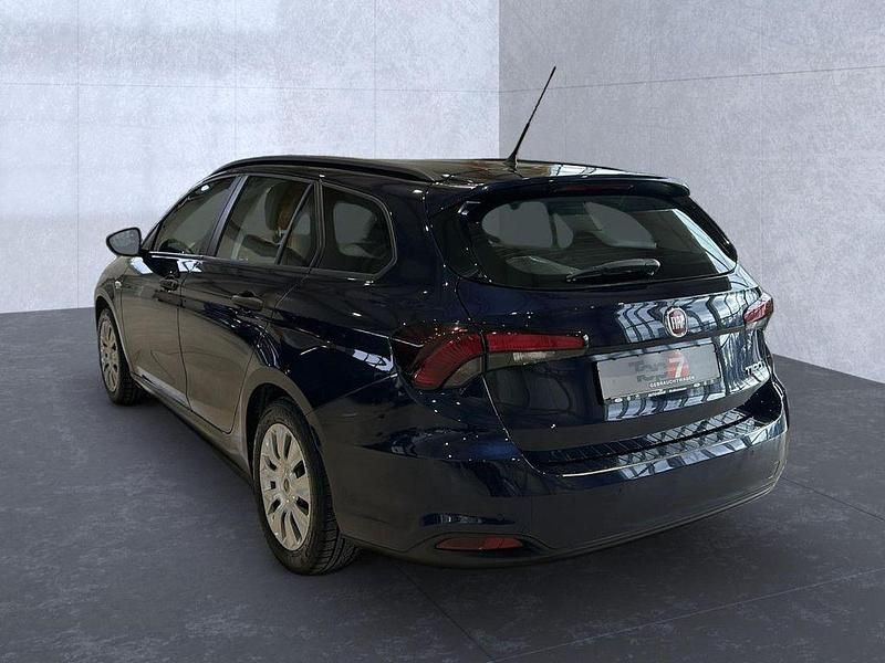 Gebraucht Fiat Tipo More 120 PS (88 kW) 2018 Blau Kombi