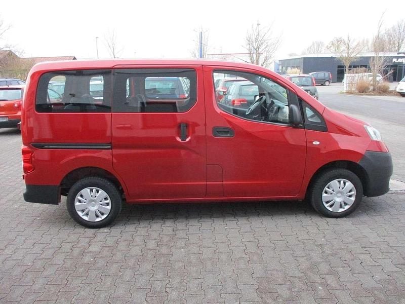 Gebraucht Nissan NV200 110 PS (80 kW) 2011 Rot Van / Kleinbus