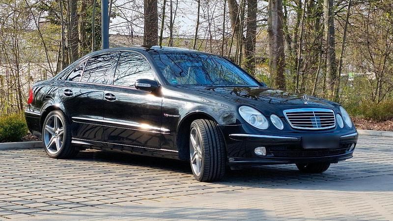Gebraucht Mercedes E500 AMG 306 PS (225 kW) 2005 Schwarz Limousine