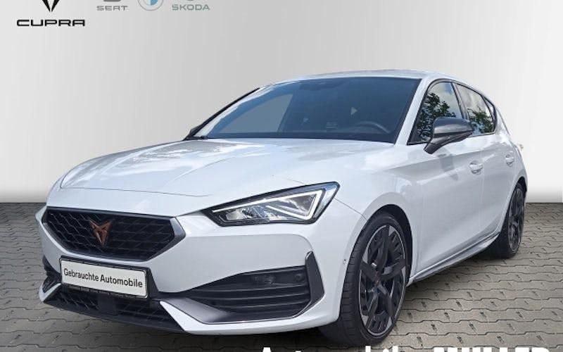 Weiß Gebraucht 2022 Cupra Leon VZ Limousine | 29.997 € (Fairer Preis) - Bild 1/4