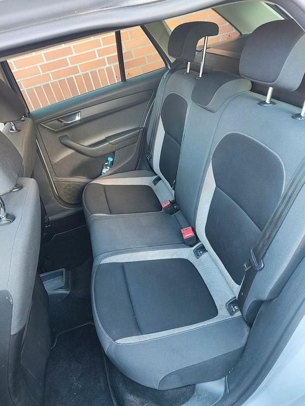 Gebraucht Skoda Fabia Ambition 105 PS (77 kW) 2016 Silber Kleinwagen