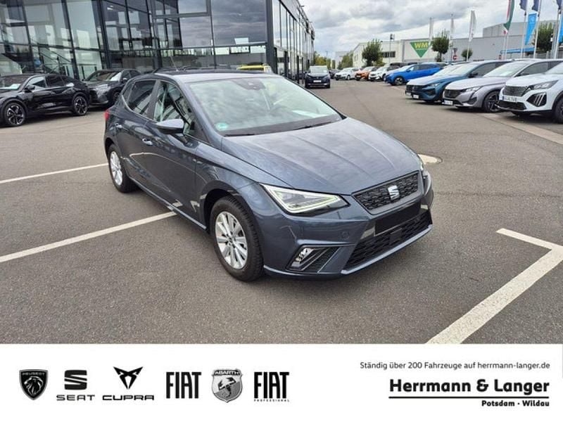 Grau / magnetic grau (metallic) Gebraucht 2023 Seat Ibiza Style Kleinwagen | 16.999 € (Fairer Preis) - Bild 1/4
