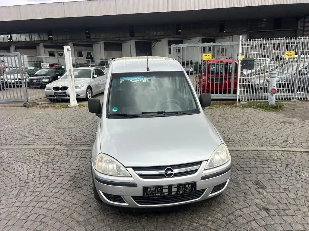 Gebraucht Opel Combo Edition 97 PS (71 kW) 2006 Silber Van / Kleinbus