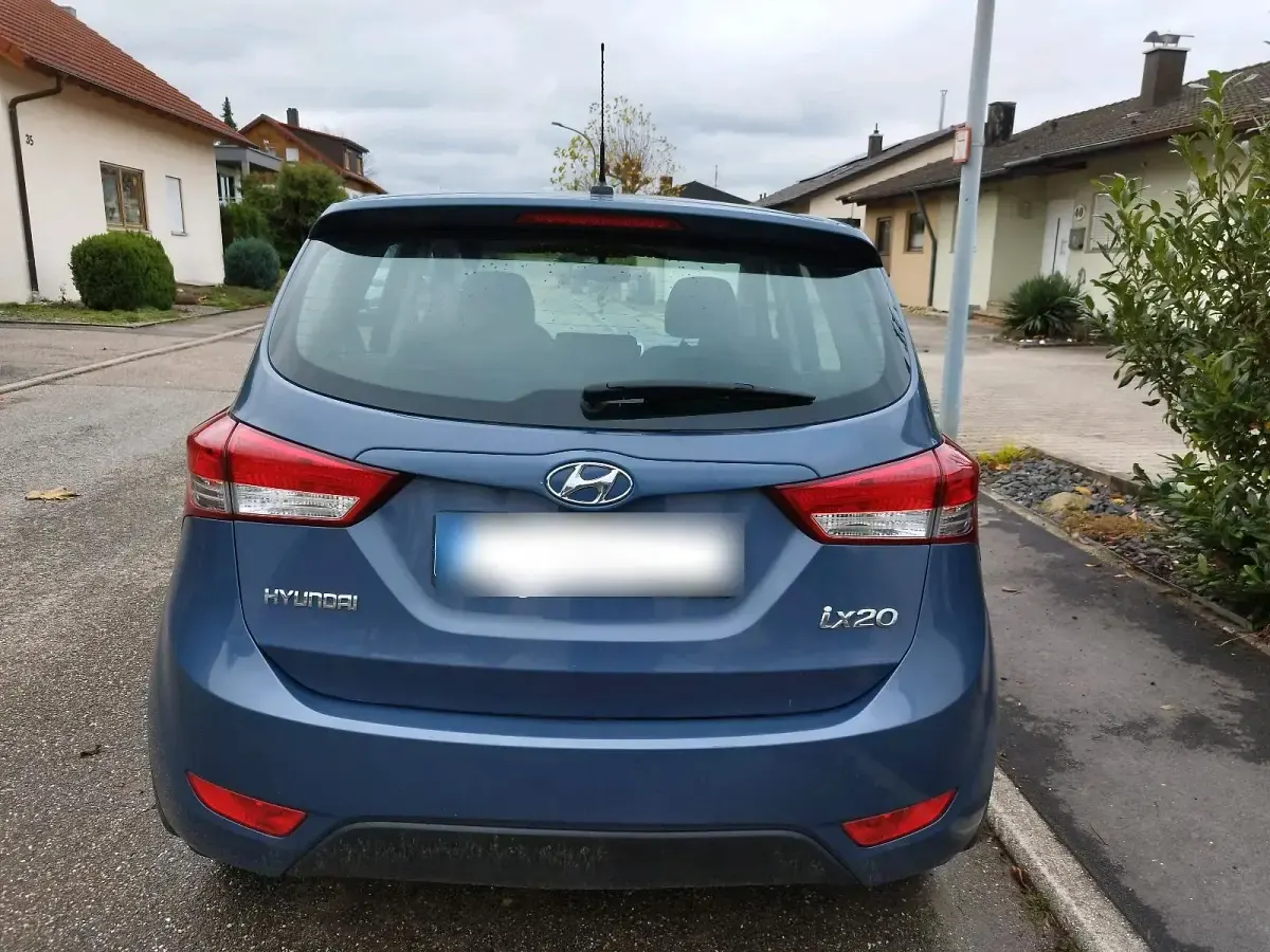 Gebraucht Hyundai ix20 125 PS (91 kW) 2013 Blau Kleinwagen