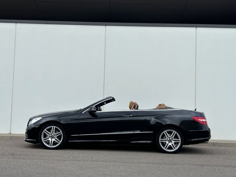 Schwarz Gebraucht 2011 Mercedes E350 Avantgarde Cabrio | 15.900 € (Guter Preis) - Bild 1/4