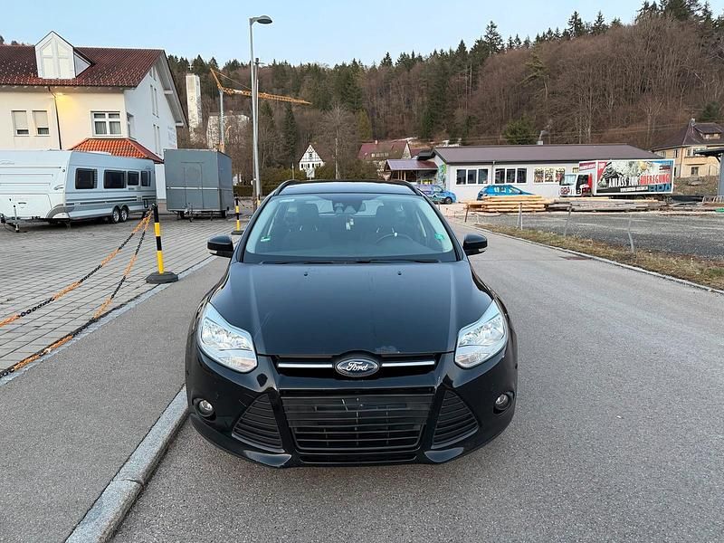 Gebraucht Ford Focus 115 PS (84 kW) 2013 Schwarz Kombi