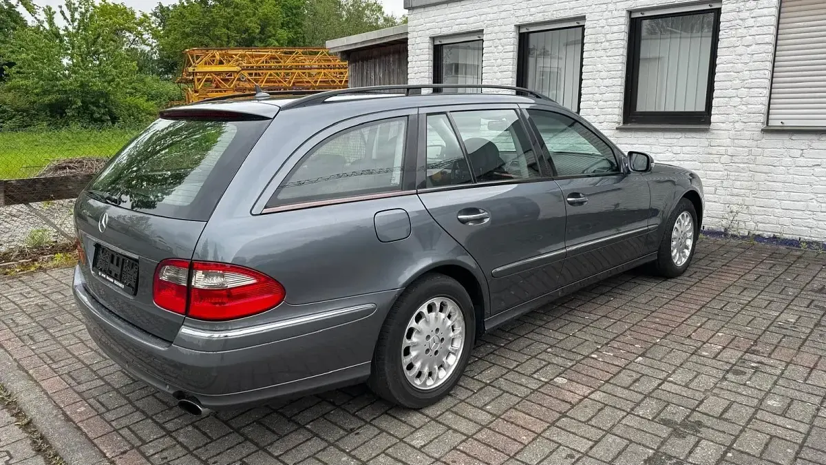 Gebraucht Mercedes E280 Elegance 190 PS (139 kW) 2009 Grau Kombi