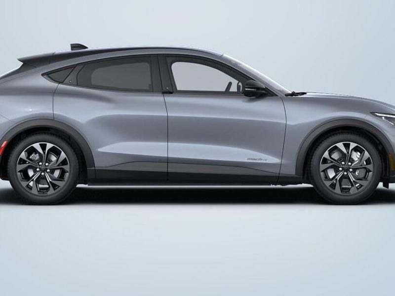 Glacier gray 3c / gray mist Neu 2025 Ford Mustang Mach-E Extended Range SUV | 50.500 € (Fairer Preis) - Bild 1/4