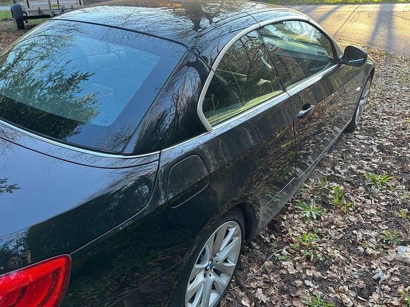 Gebraucht BMW 330 Cabriolet 245 PS (180 kW) 2012 Schwarz Cabrio