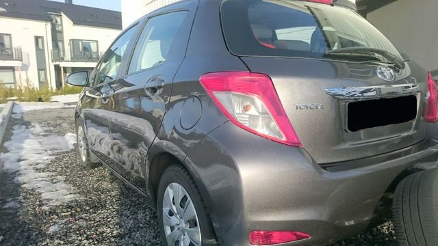 Gebraucht Toyota Yaris Life 99 PS (72 kW) 2012 Grau metallic Kleinwagen