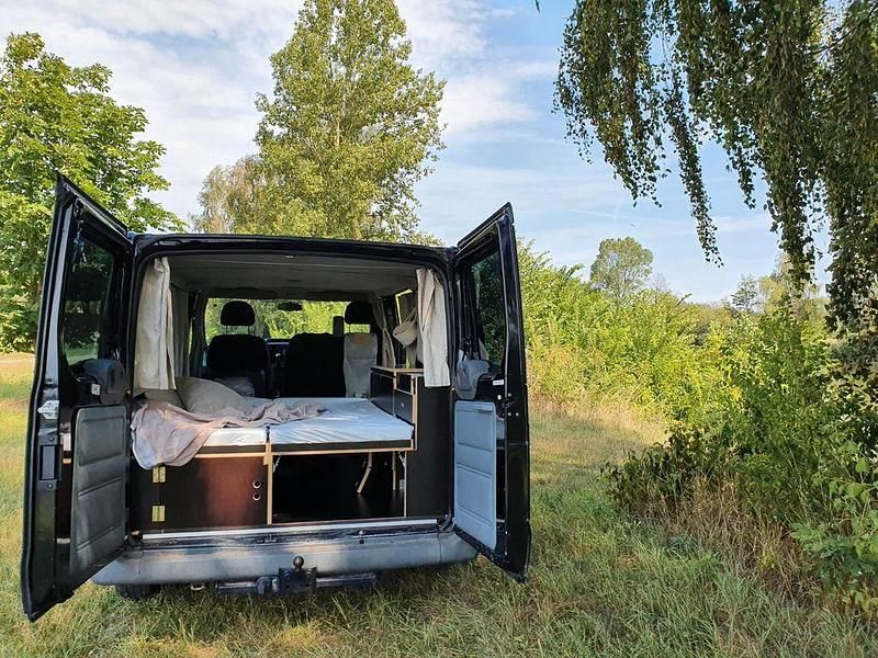 Second-hand Ford Transit 140 CP (102 kW) 2009 Negru Monovolum