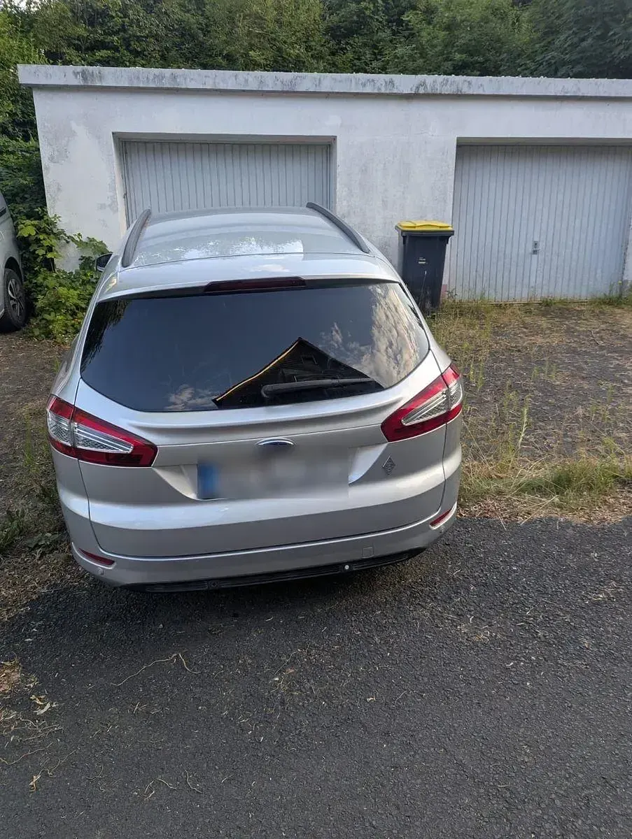 Gebraucht Ford Mondeo S 120 PS (88 kW) 2012 Silber Kombi