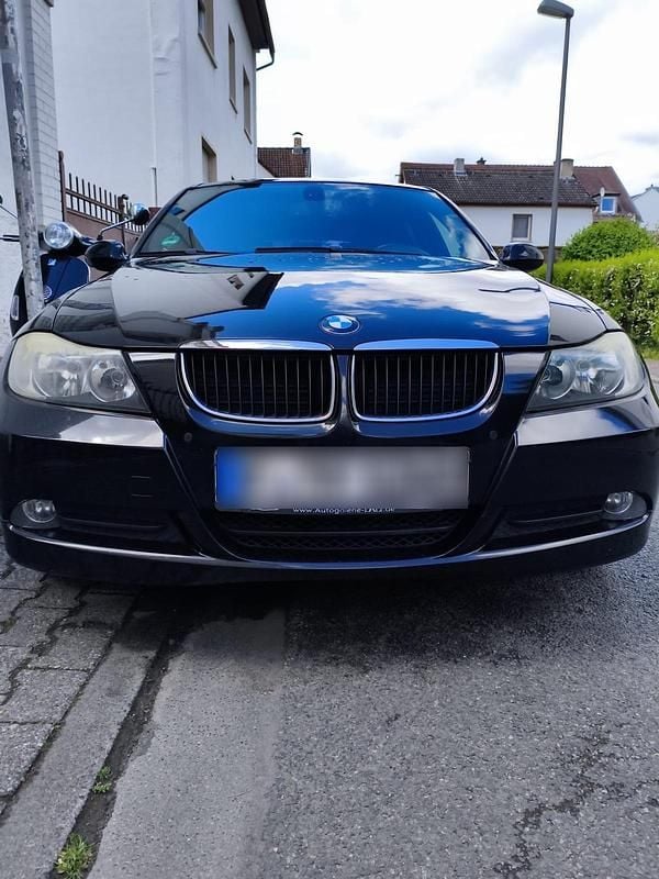 Second-hand BMW 318 143 CP (105 kW) 2008 Negru Break