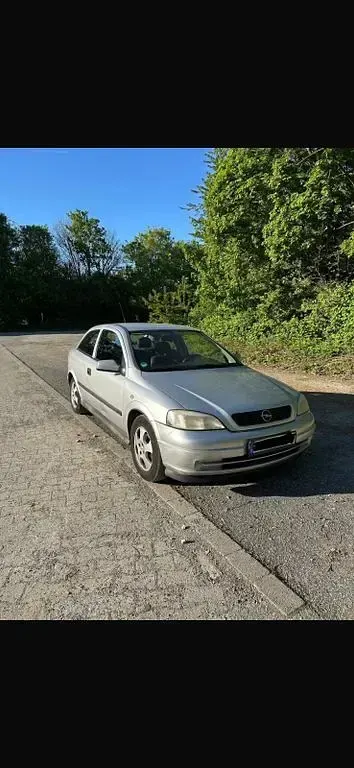 Second-hand Opel Astra 75 CP (55 kW) 2001 Argintiu Berlinǎ