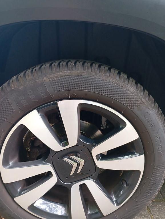 Weiß Gebraucht 2019 Citroën C3 Aircross PureTech SUV | 8.000 € (Superpreis) - Bild 1/4