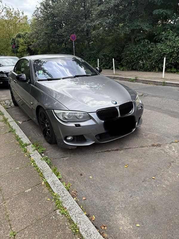 Grau Gebraucht 2011 BMW 335 Cabriolet Cabrio | 14.500 € (Guter Preis) - Bild 1/4