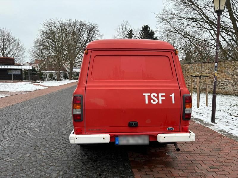 Gebraucht Ford Transit 74 PS (54 kW) 1985 Rot Van / Kleinbus