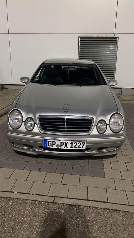 Silber Gebraucht 2000 Mercedes CLK200 Elegance Coupé | 3.200 € (Guter Preis) - Bild 1/4