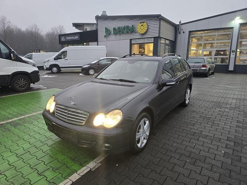 Gebraucht Mercedes C180 143 PS (105 kW) 2006 Blau Kombi