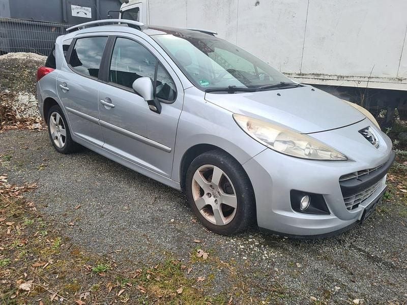 Gebraucht Peugeot 207 Premium 120 PS (88 kW) 2011 Grau Kombi