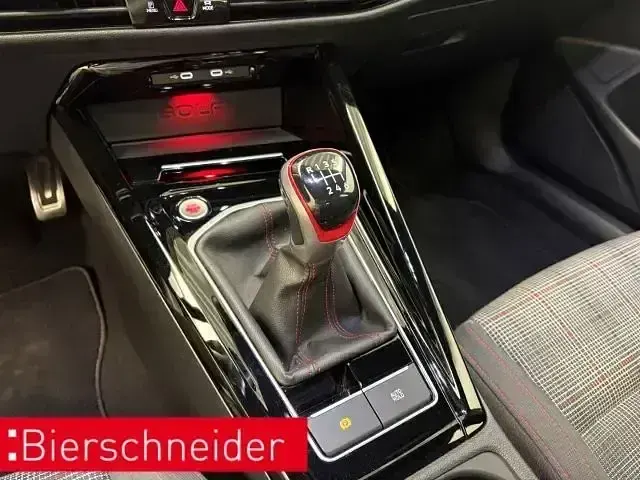 Gebraucht VW Golf VIII 245 PS (180 kW) 2022 Weiss Limousine