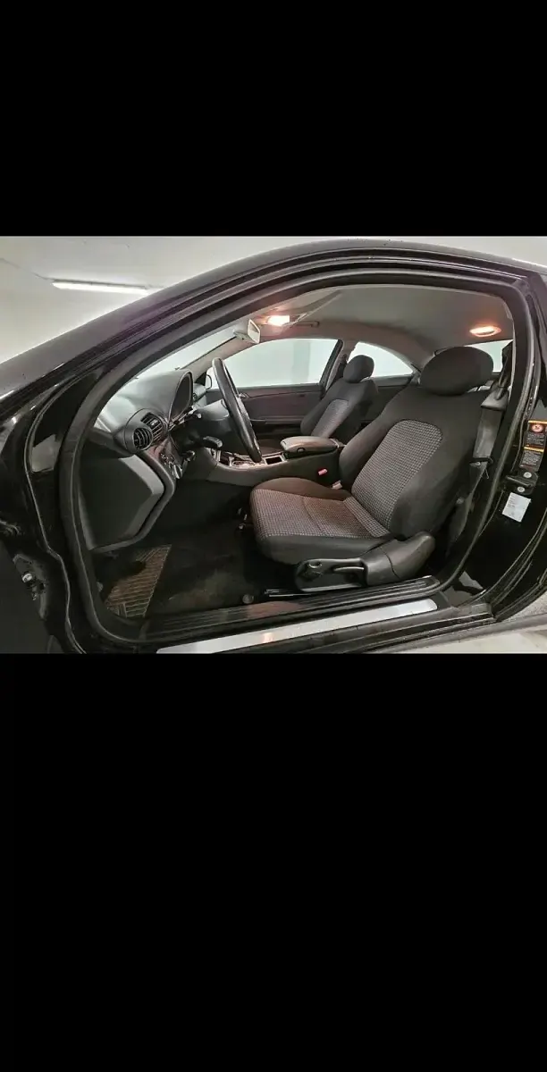 Gebraucht Mercedes C180 146 PS (107 kW) 2004 Schwarz Coupé