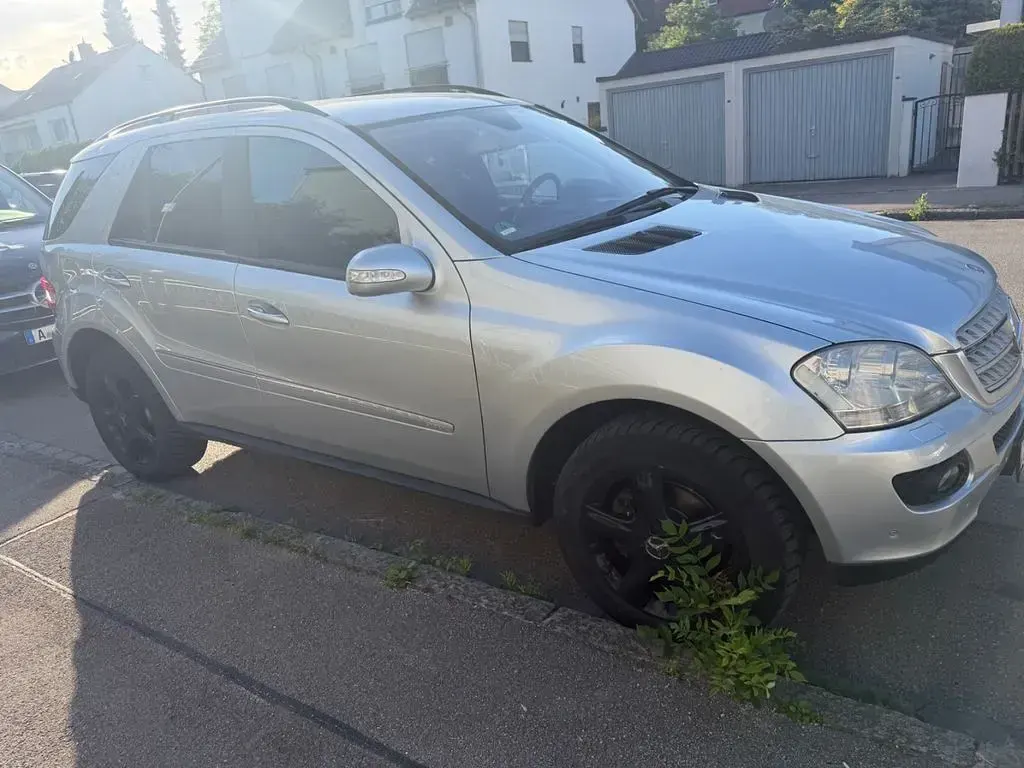 Gebraucht Mercedes ML280 190 PS (139 kW) 2007 Silber SUV