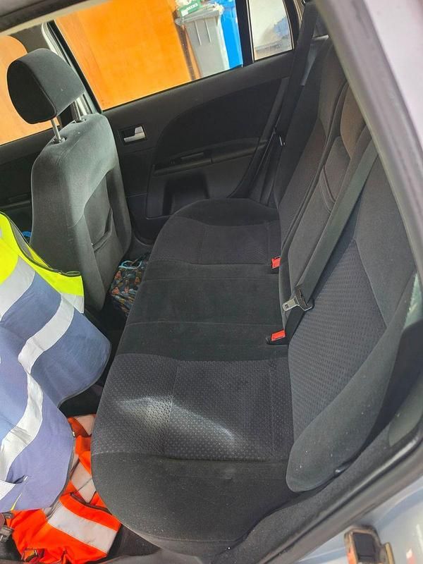 Gebraucht Ford Mondeo Ghia 116 PS (85 kW) 2001 Silber Kombi