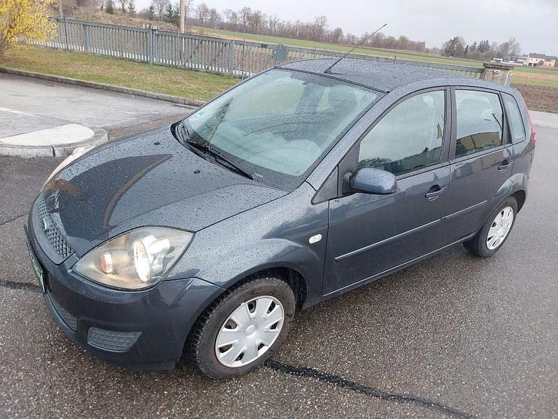 Gebraucht Ford Fiesta 69 PS (50 kW) 2008 Grau Kleinwagen