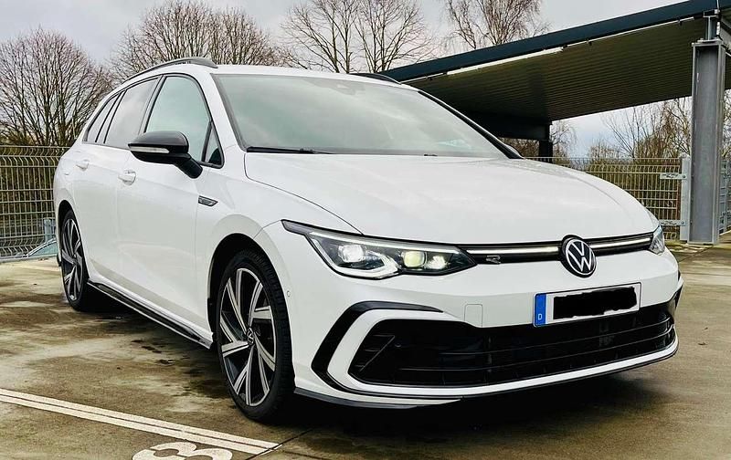 Weiß Gebraucht 2022 VW Golf VIII R-line Kombi | 27.800 € (Superpreis) - Bild 1/4