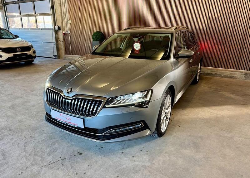 Gebraucht Skoda Superb 190 PS (139 kW) 2019 Grau Kombi