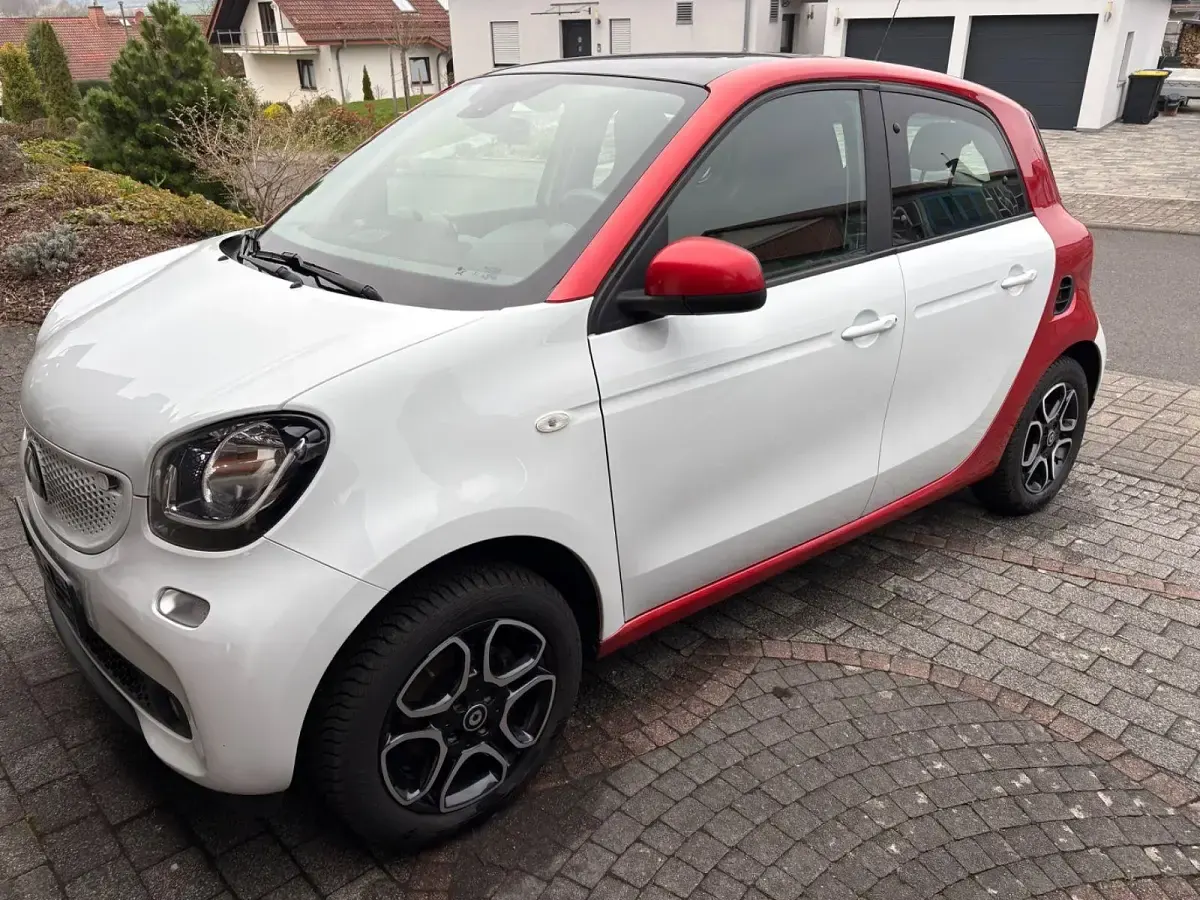 Gebraucht Smart ForFour Passion 90 PS (66 kW) 2018 Weiß Kleinwagen
