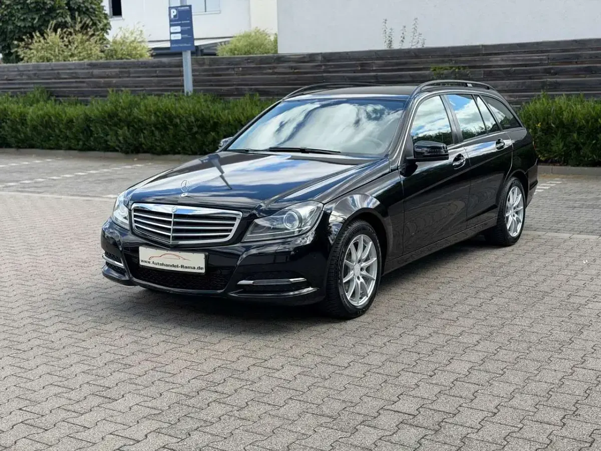 Gebraucht Mercedes C220 170 PS (125 kW) 2014 Schwarz/baltic black Kombi