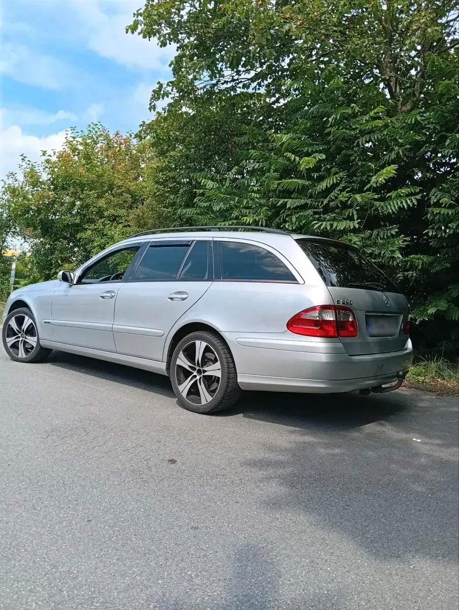 Gebraucht Mercedes E220 150 PS (110 kW) 2003 Kombi